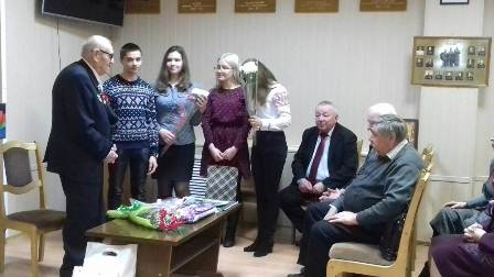 IMG-5e999702a450e305101f10f875b9f387-VMak2
